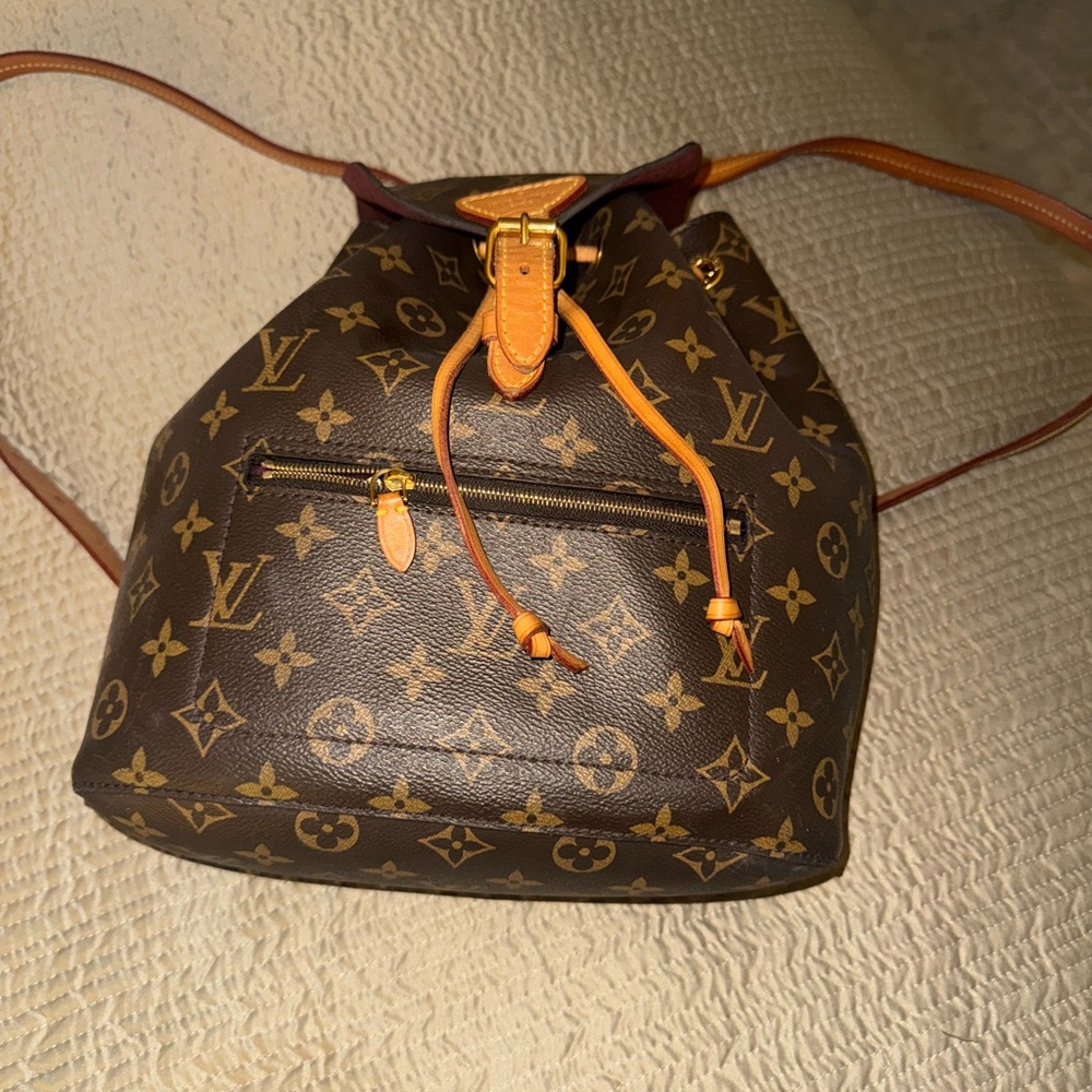 Louis Vuitton Drawstring Backpack - Picture 3 of 3